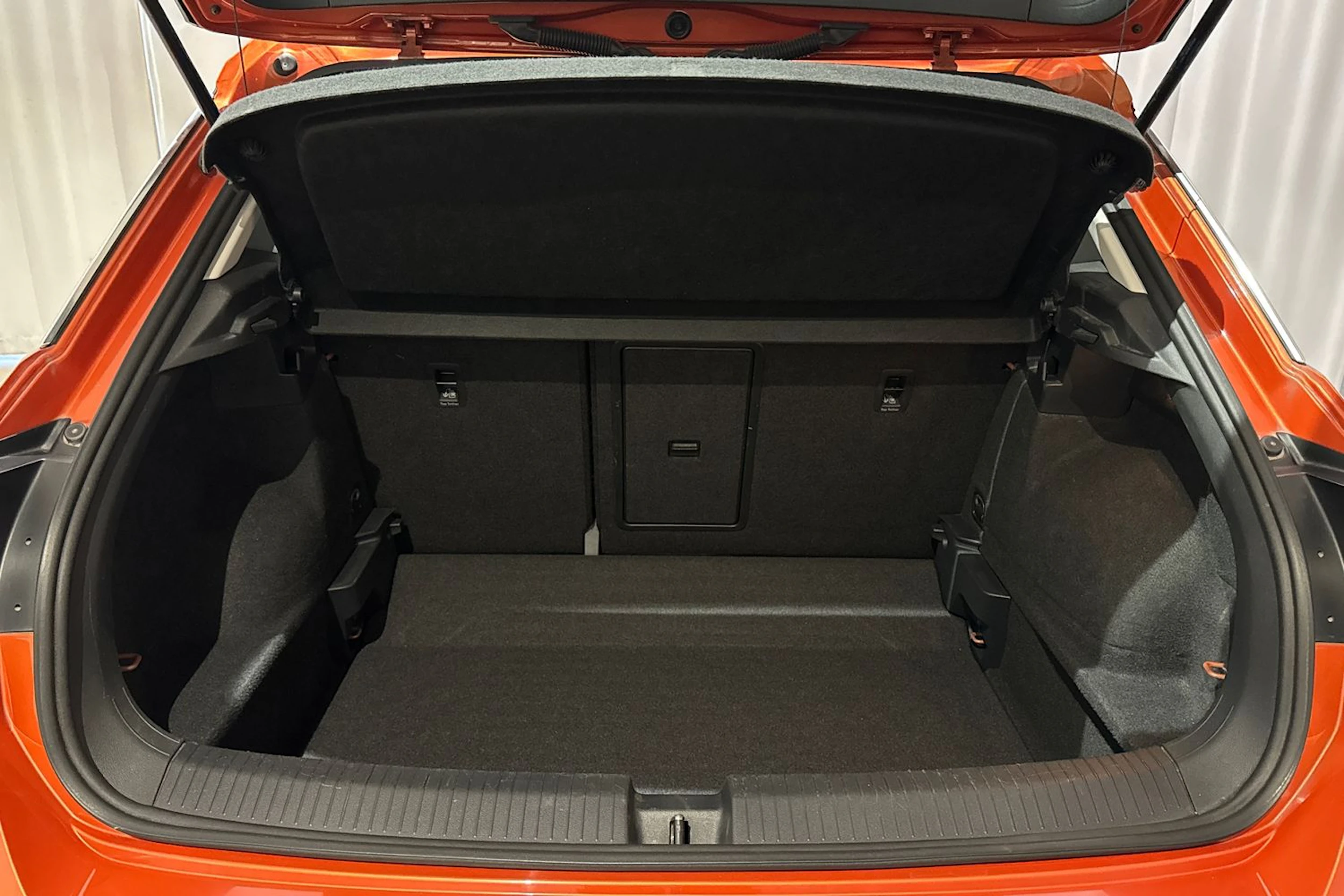 vihreä Volkswagen T-Roc 2018 kuva 14.