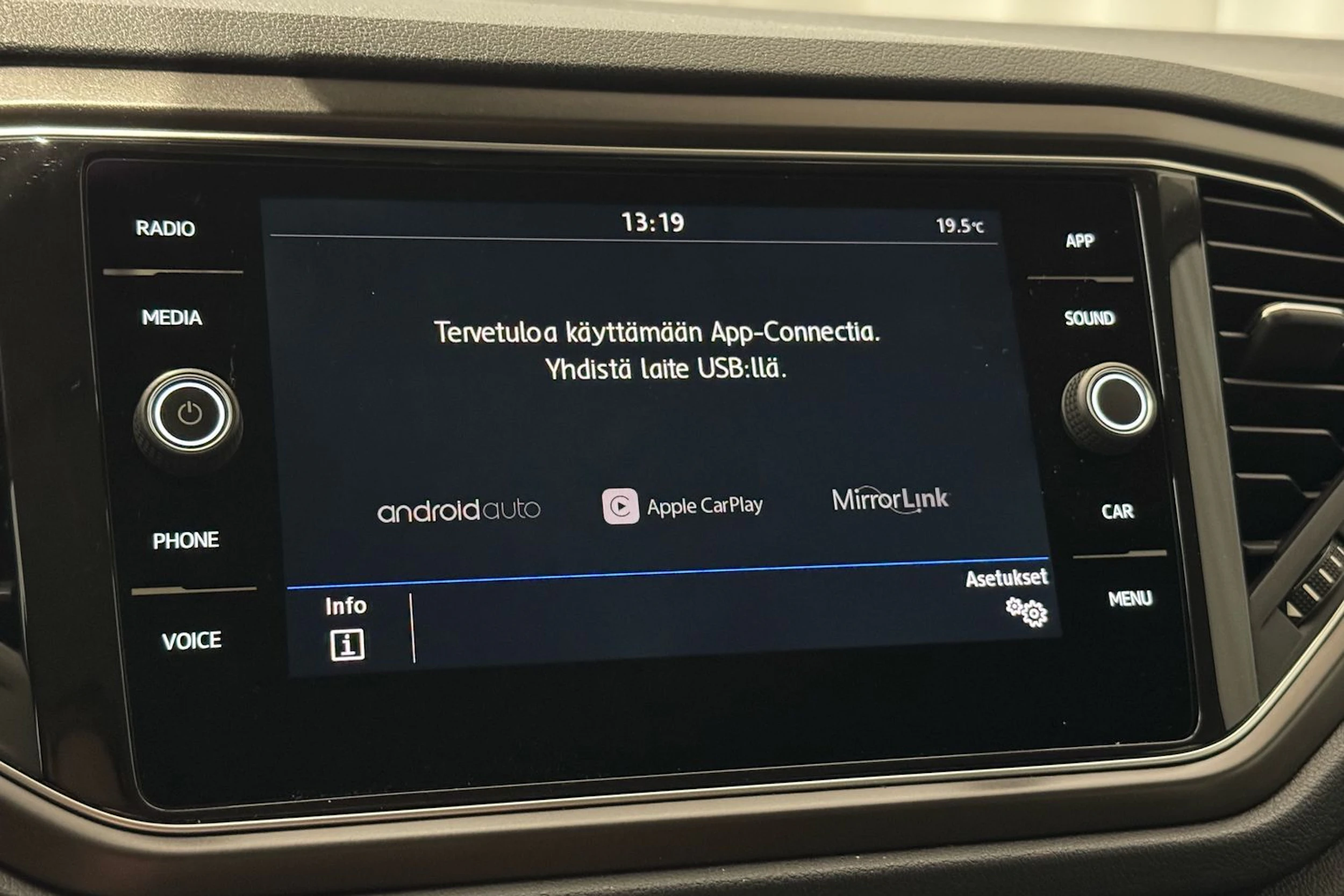 vihreä Volkswagen T-Roc 2018 kuva 20.