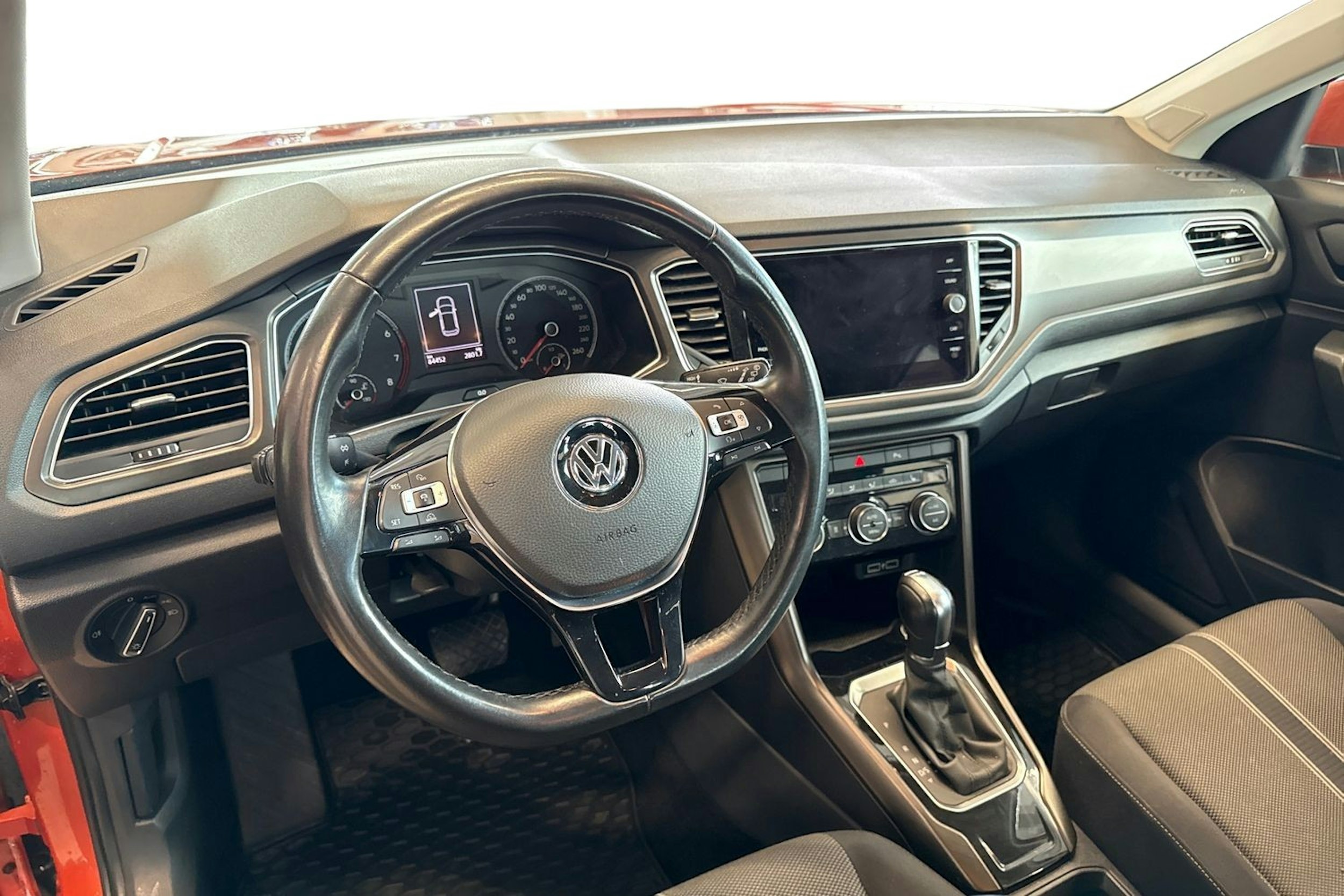 vihreä Volkswagen T-Roc 2018 kuva 7.
