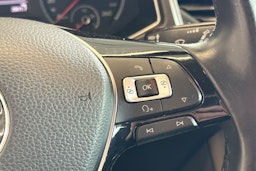 vihreä Volkswagen T-Roc 2018 kuva 16.