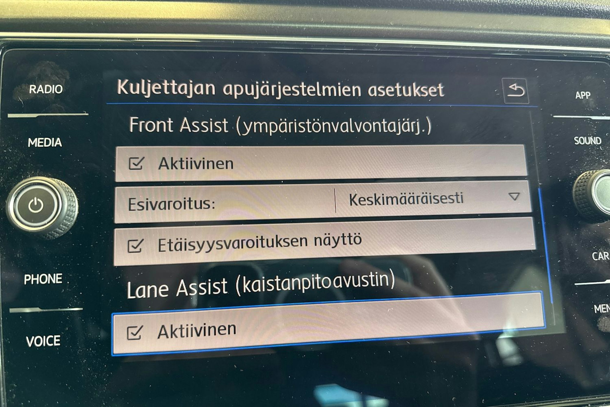vihreä Volkswagen T-Roc 2018 kuva 20.
