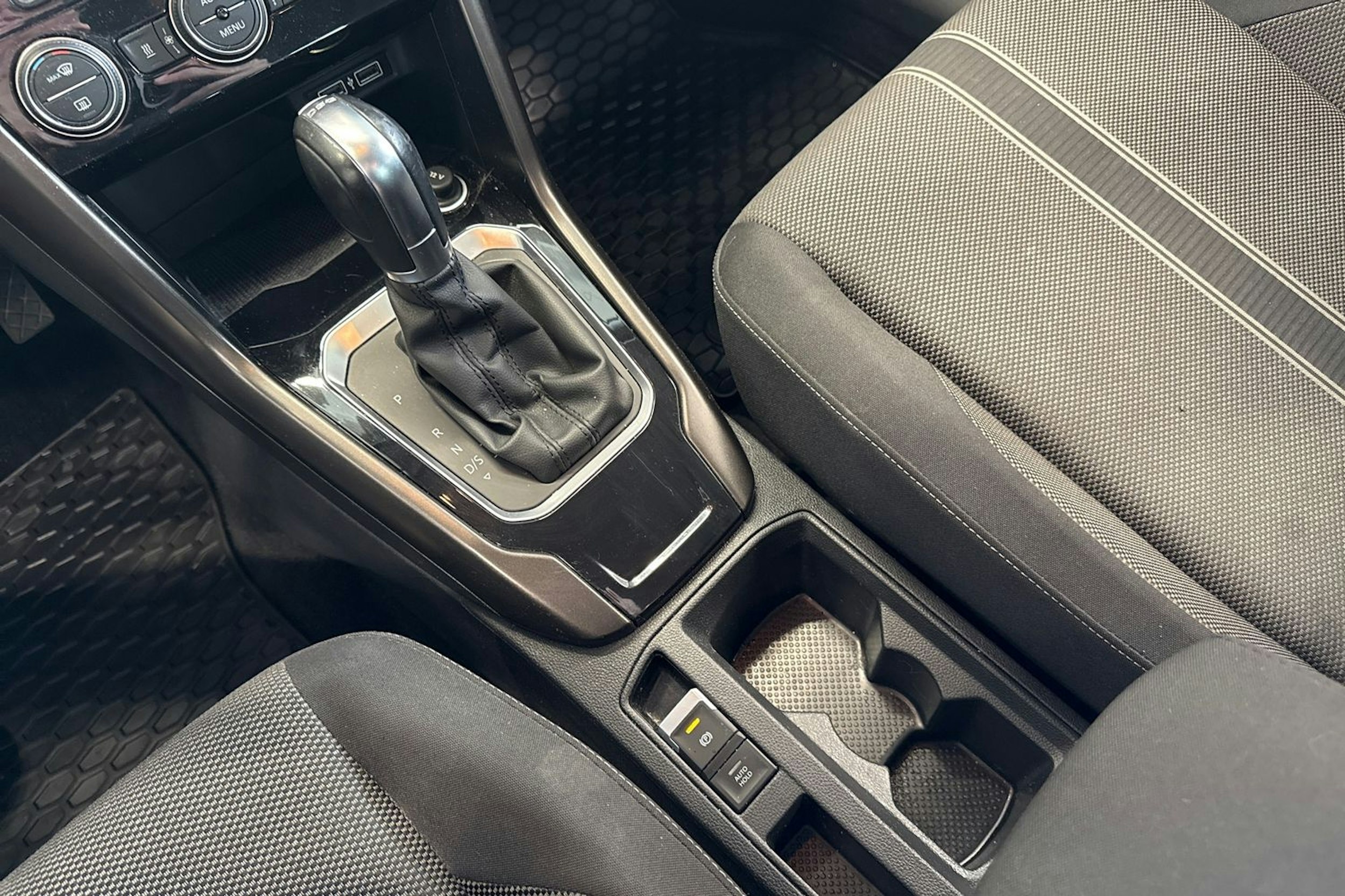 vihreä Volkswagen T-Roc 2018 kuva 23.