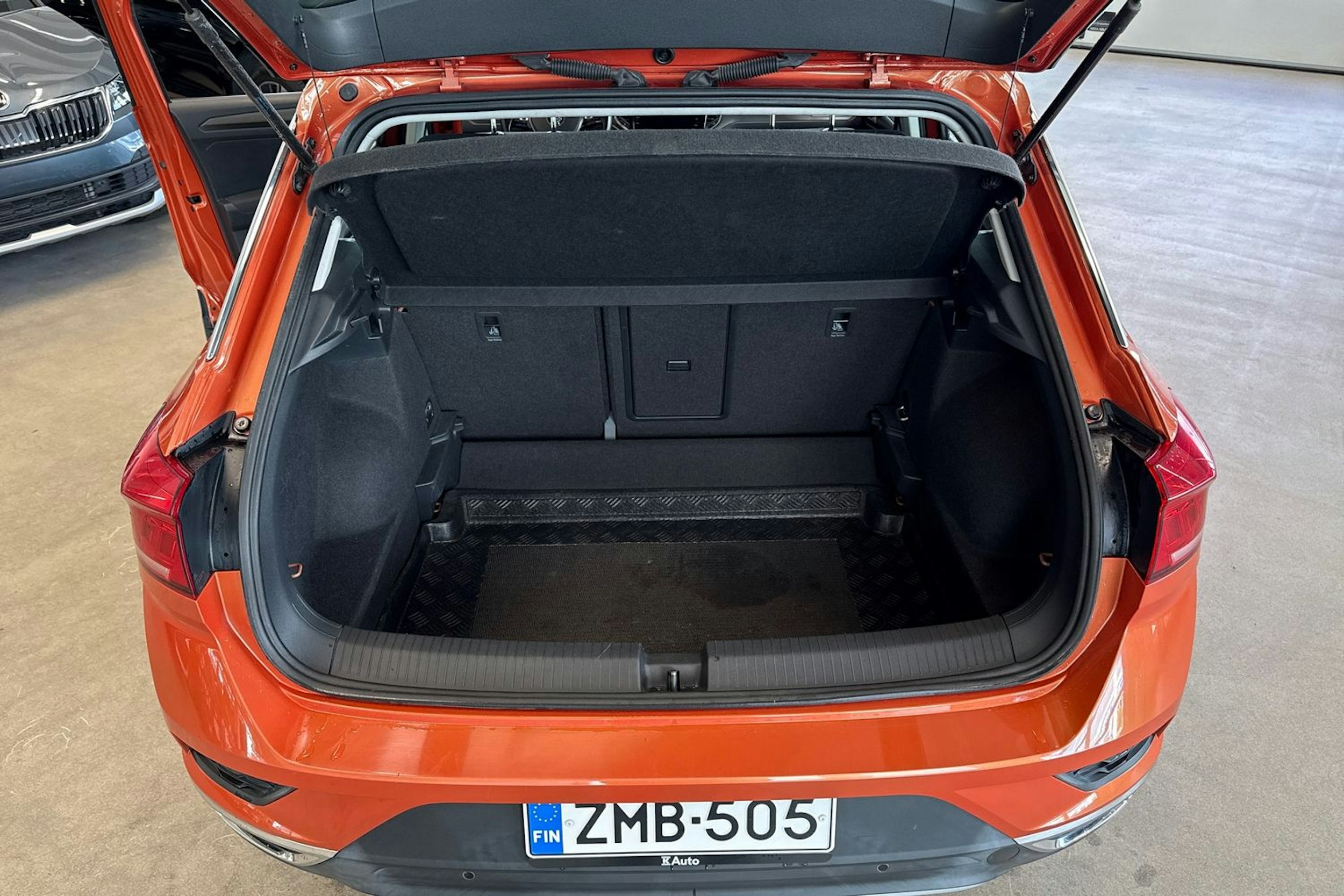 vihreä Volkswagen T-Roc 2018 kuva 24.
