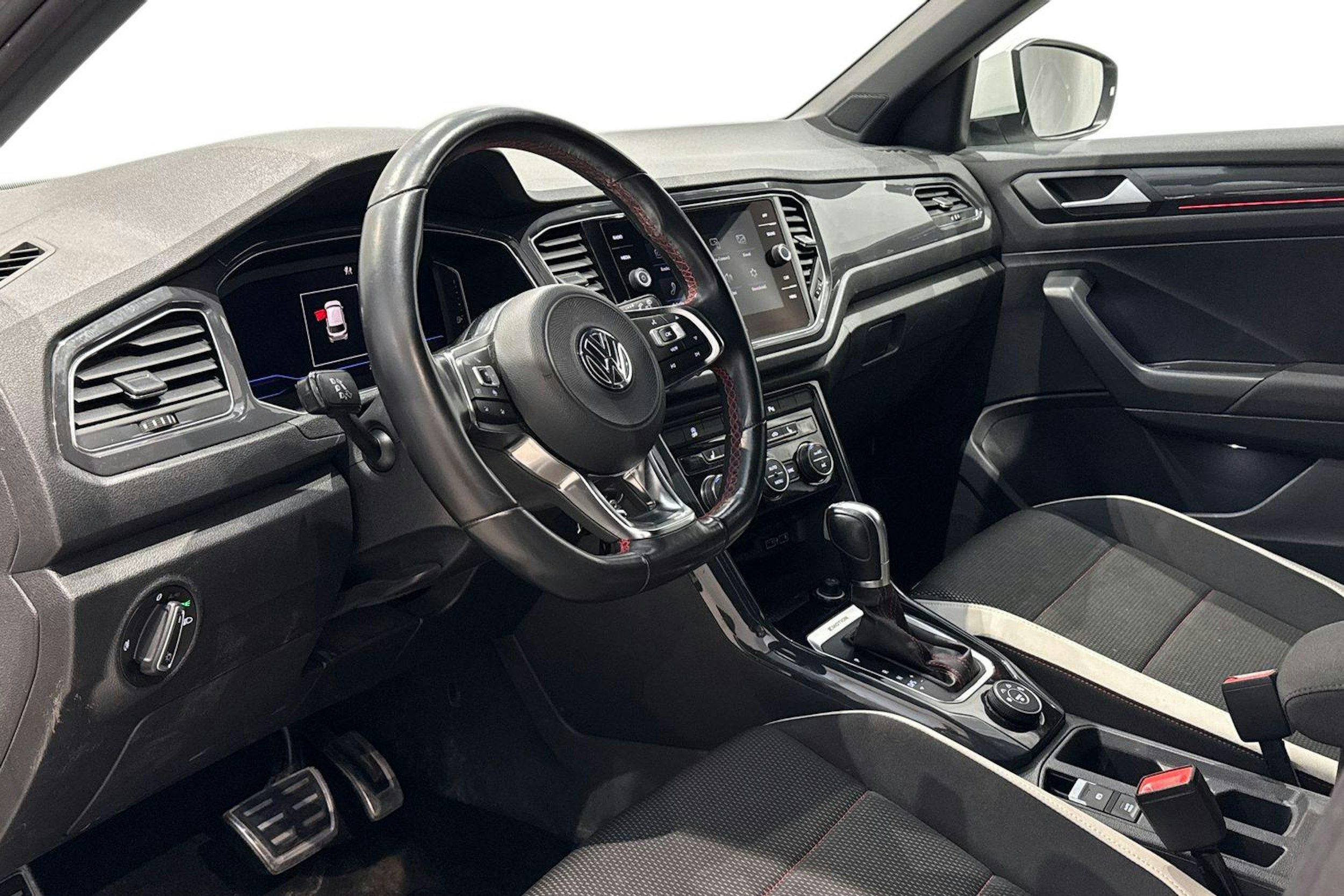 valkoinen Volkswagen T-Roc 2019 kuva 7.