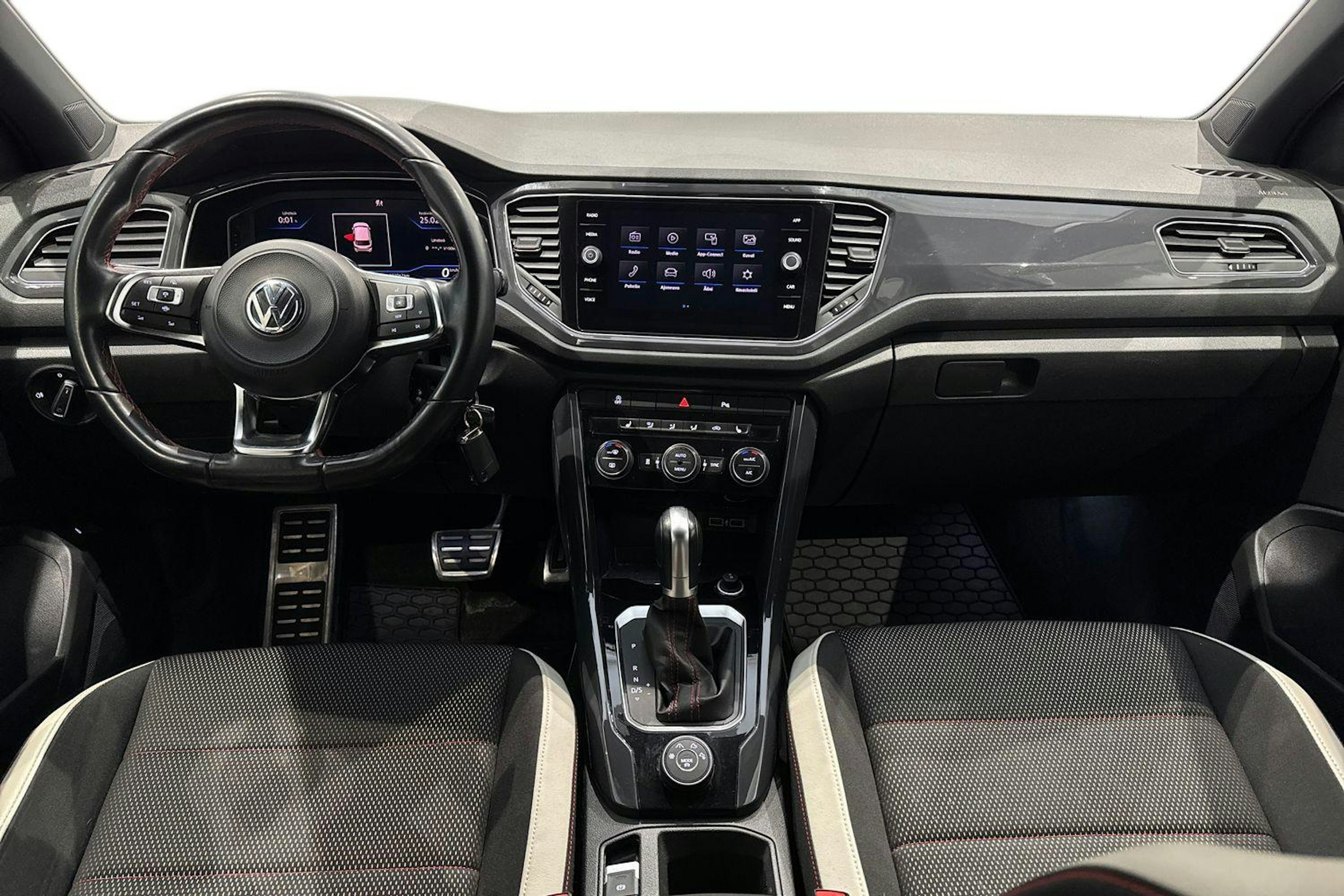 valkoinen Volkswagen T-Roc 2019 kuva 9.