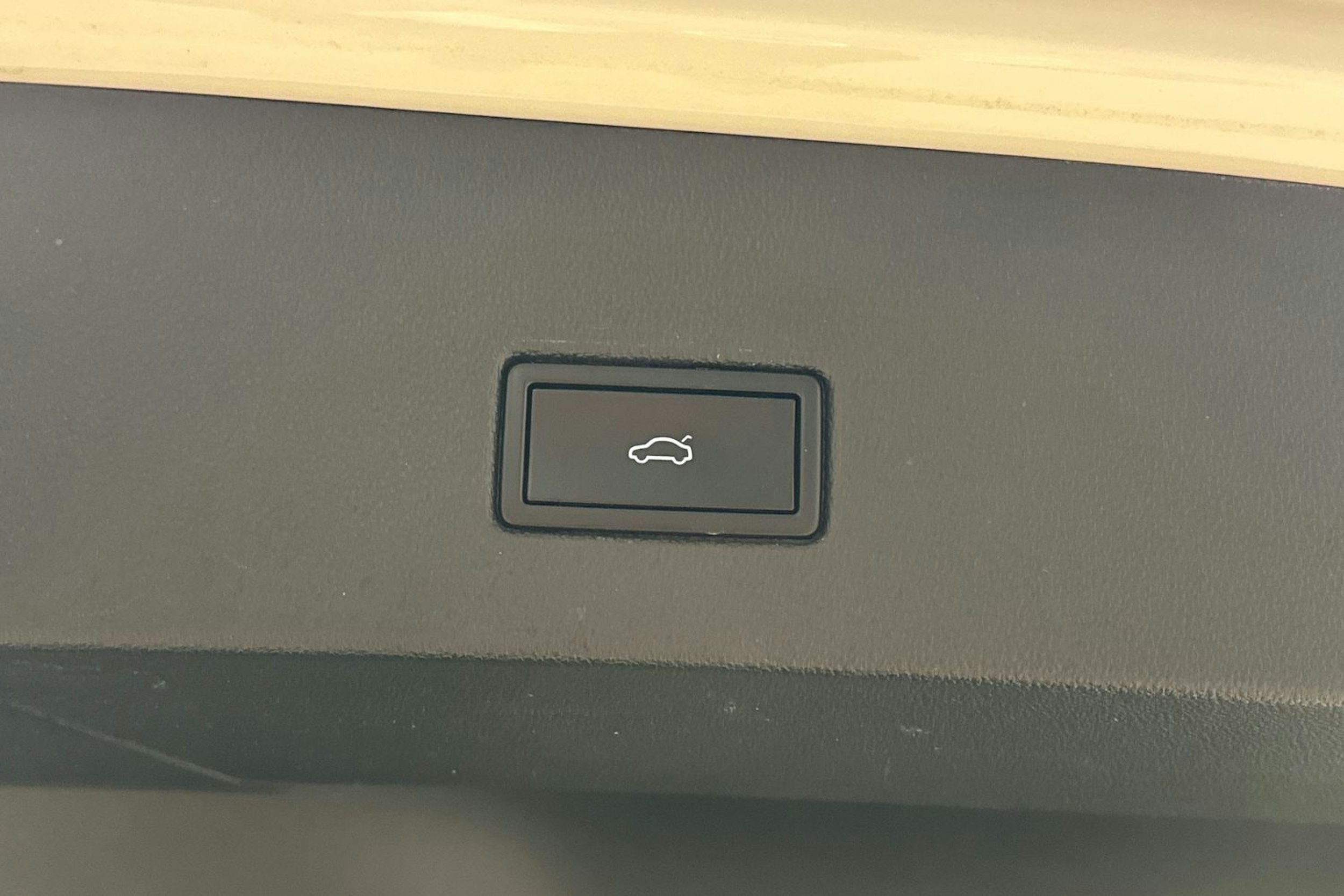 valkoinen Volkswagen T-Roc 2019 kuva 17.