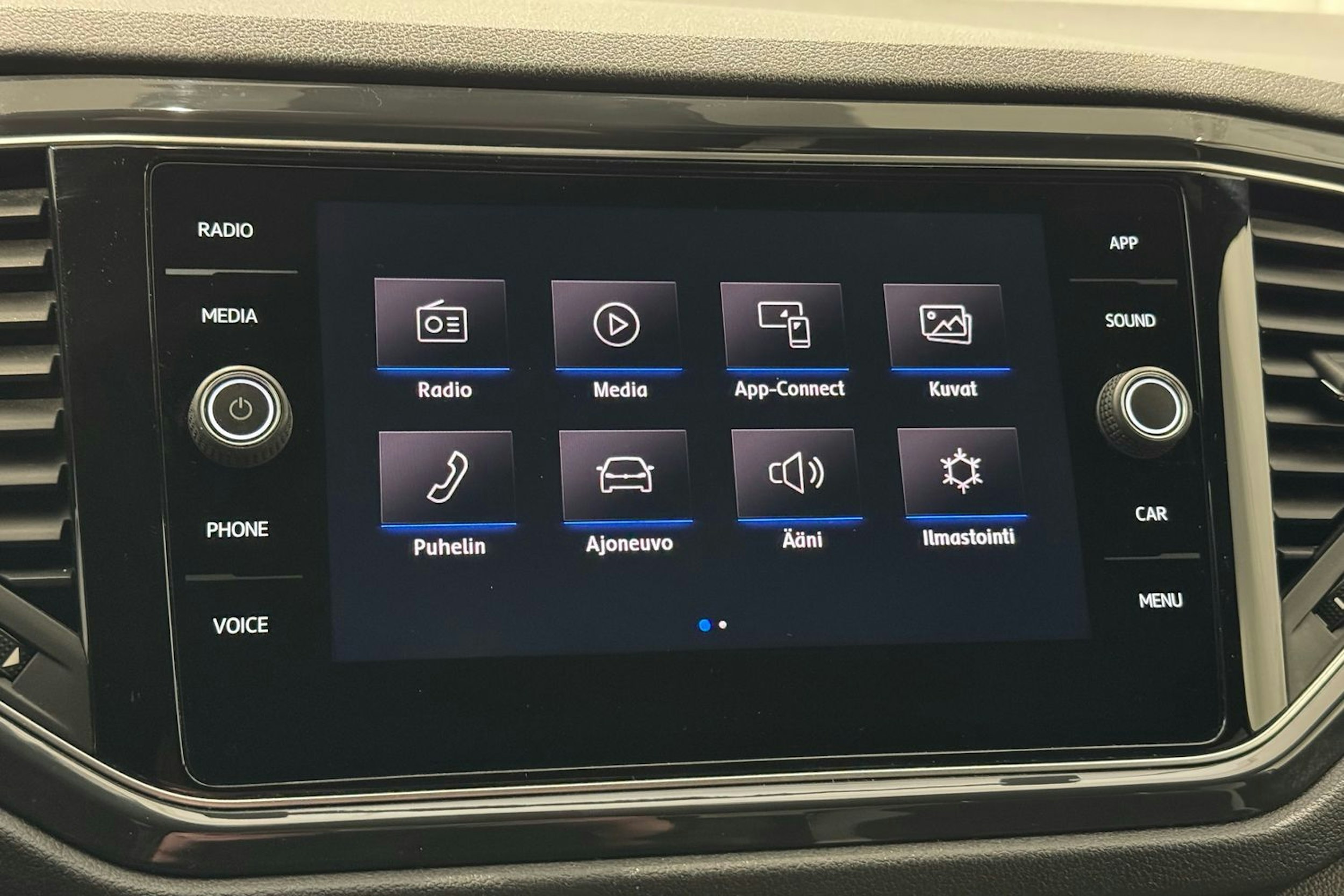 valkoinen Volkswagen T-Roc 2019 kuva 22.