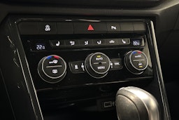 valkoinen Volkswagen T-Roc 2019 kuva 26.