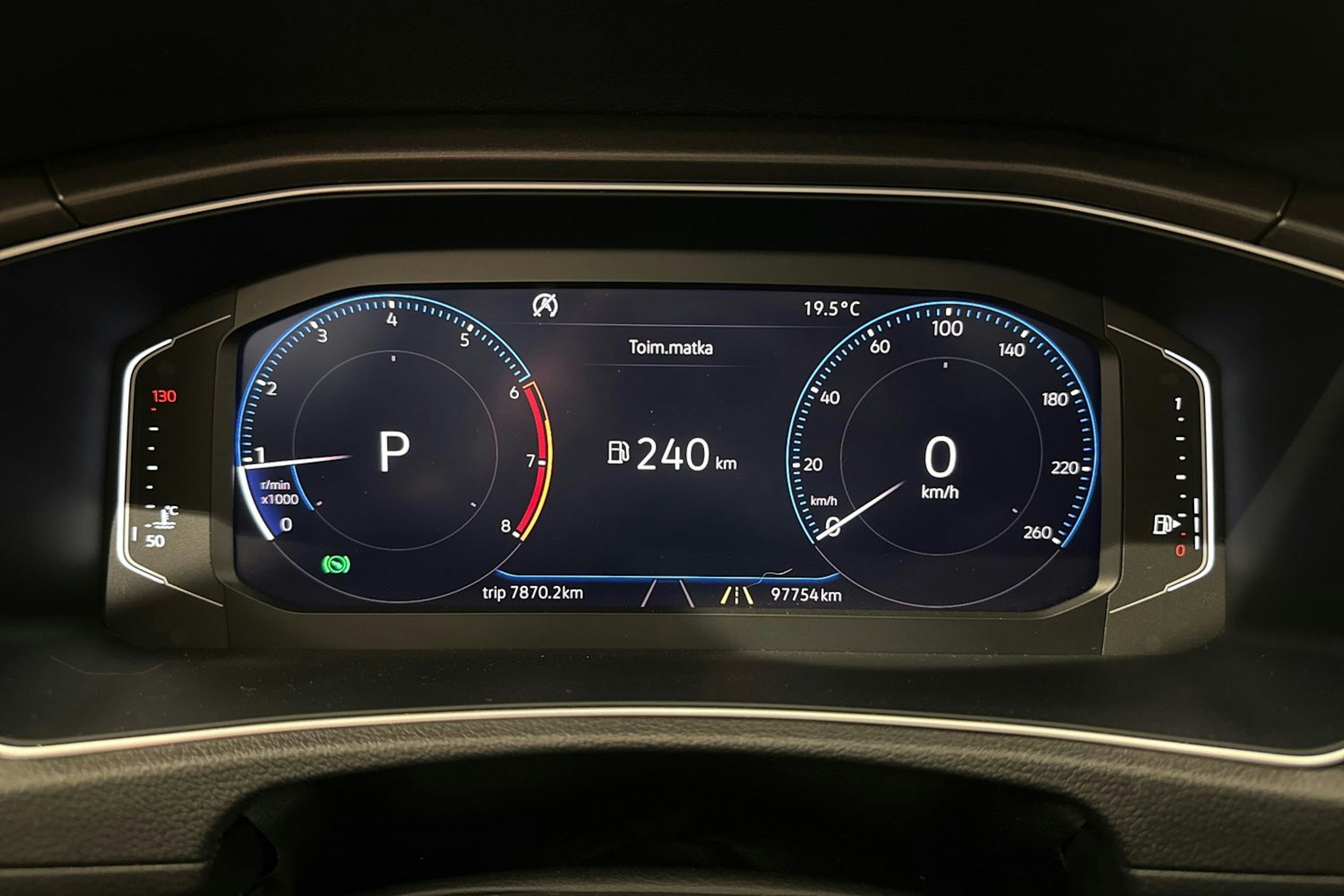 valkoinen Volkswagen T-Roc 2019 kuva 18.