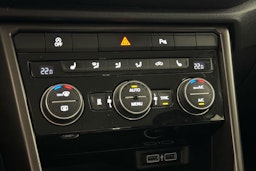 valkoinen Volkswagen T-Roc 2019 kuva 24.