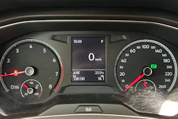 punainen Volkswagen T-Roc 2019 kuva 18.