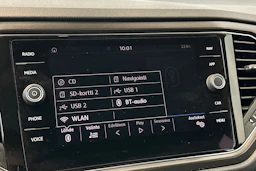 punainen Volkswagen T-Roc 2019 kuva 21.