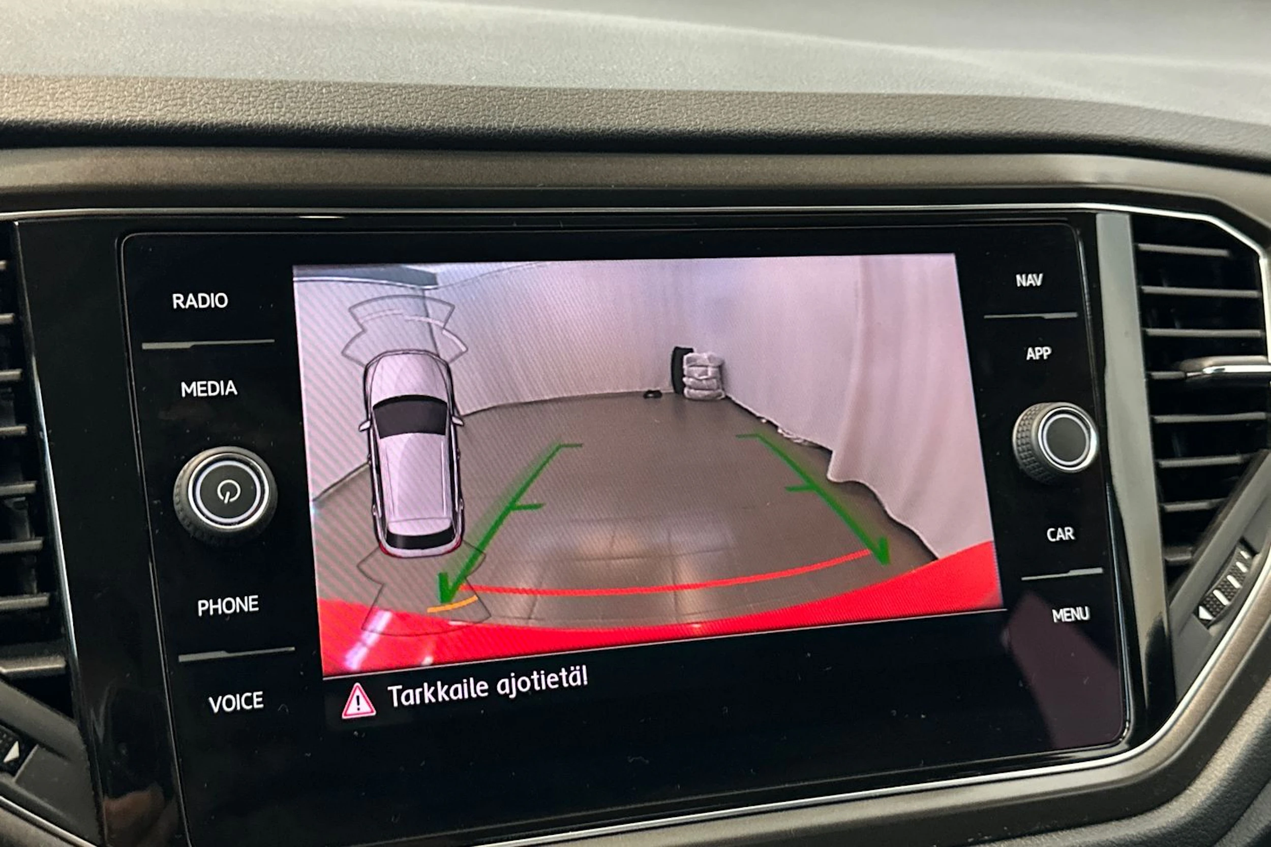 punainen Volkswagen T-Roc 2019 kuva 24.