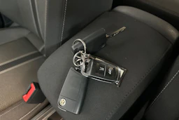 punainen Volkswagen T-Roc 2019 kuva 25.