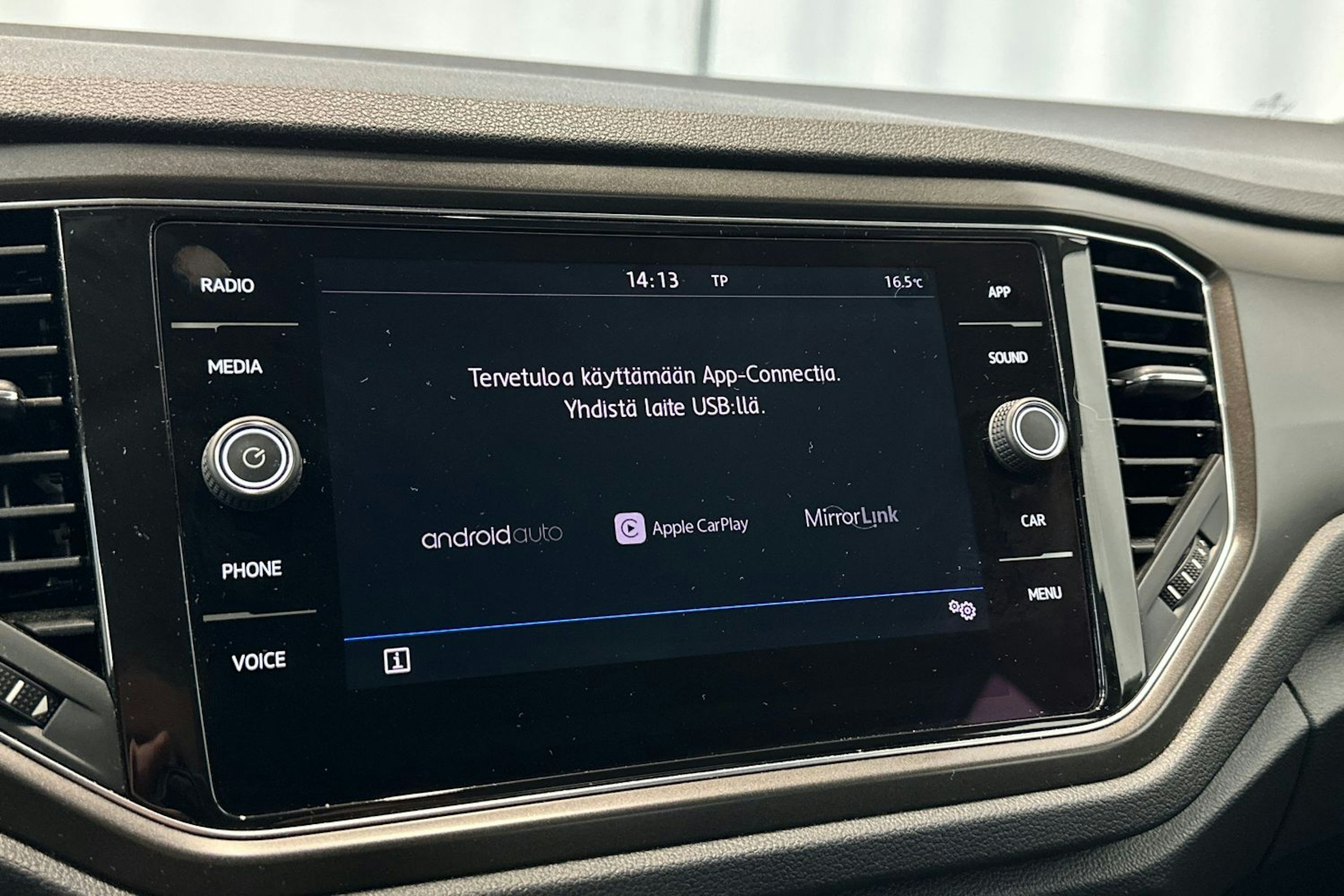 valkoinen Volkswagen T-Roc 2019 kuva 19.