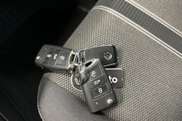 valkoinen Volkswagen T-Roc 2019 kuva 24.