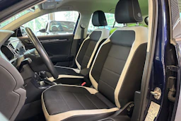 Sininen Volkswagen T-Roc 2019 kuva 4.