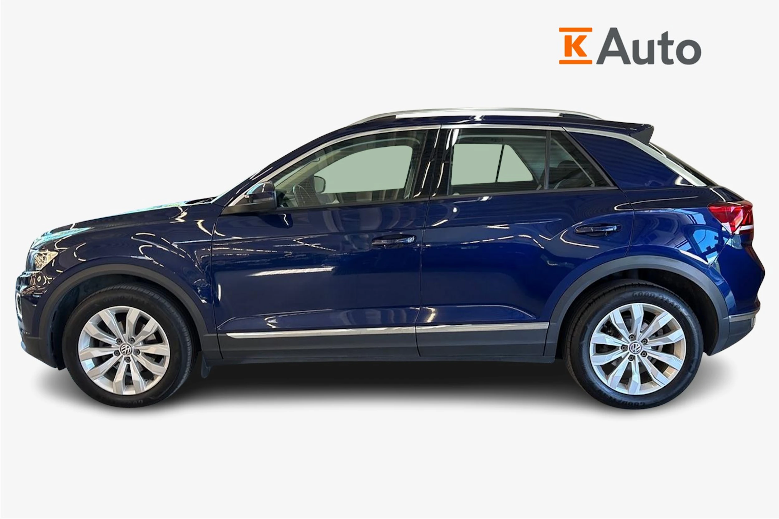 Sininen Volkswagen T-Roc 2019 kuva 5.