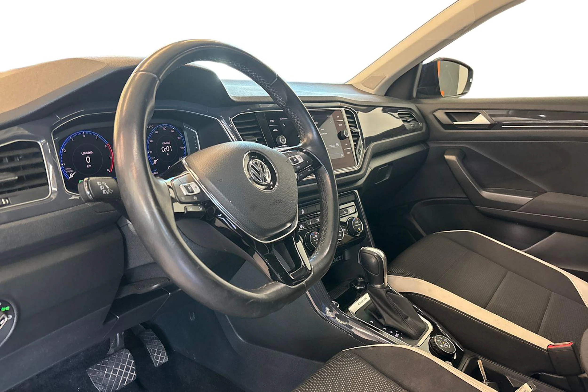 Sininen Volkswagen T-Roc 2019 kuva 6.
