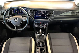 Sininen Volkswagen T-Roc 2019 kuva 7.