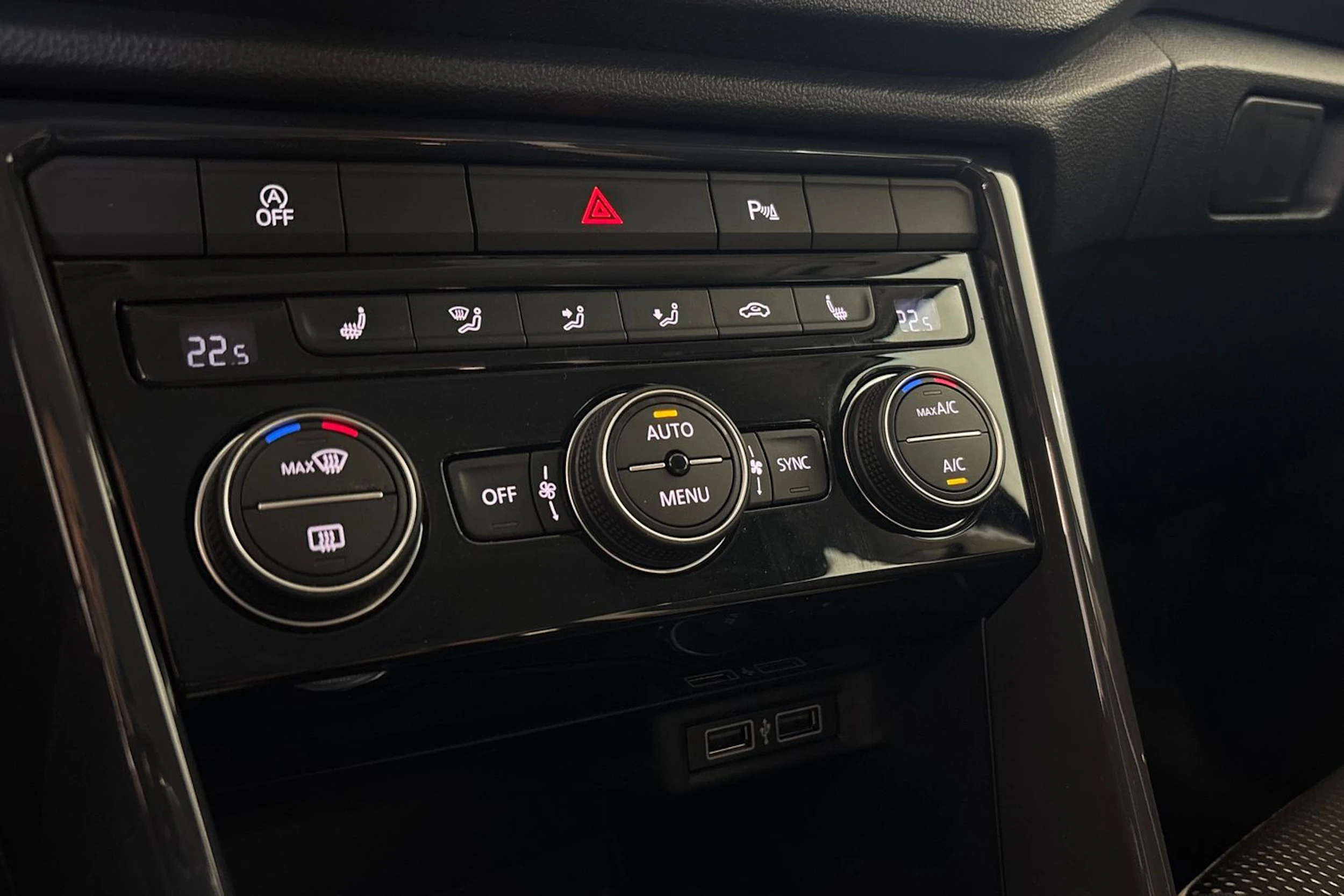 Sininen Volkswagen T-Roc 2019 kuva 21.