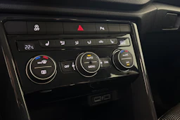 Sininen Volkswagen T-Roc 2019 kuva 21.