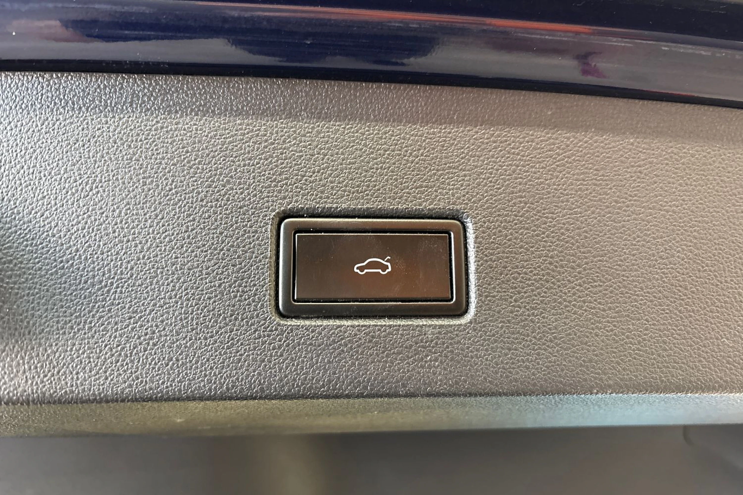 Sininen Volkswagen T-Roc 2019 kuva 24.