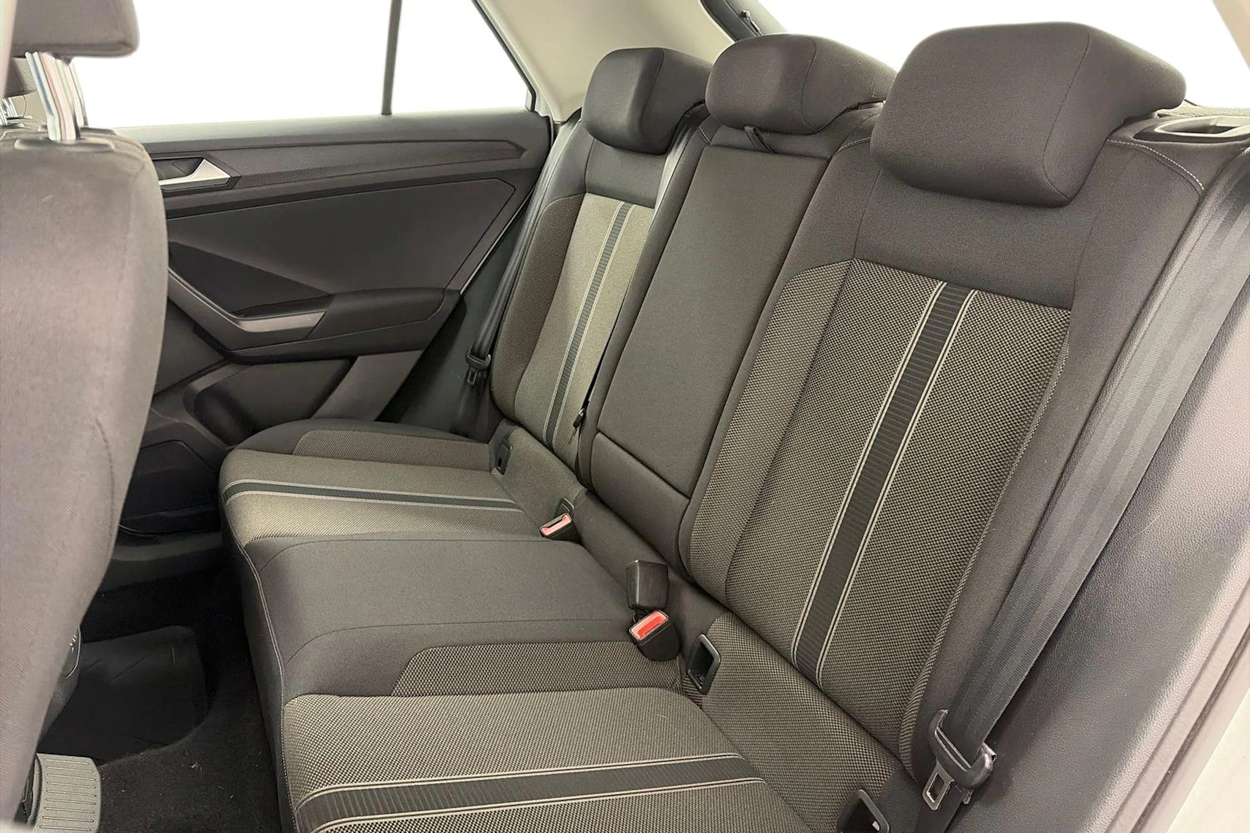 valkoinen Volkswagen T-Roc 2019 kuva 8.