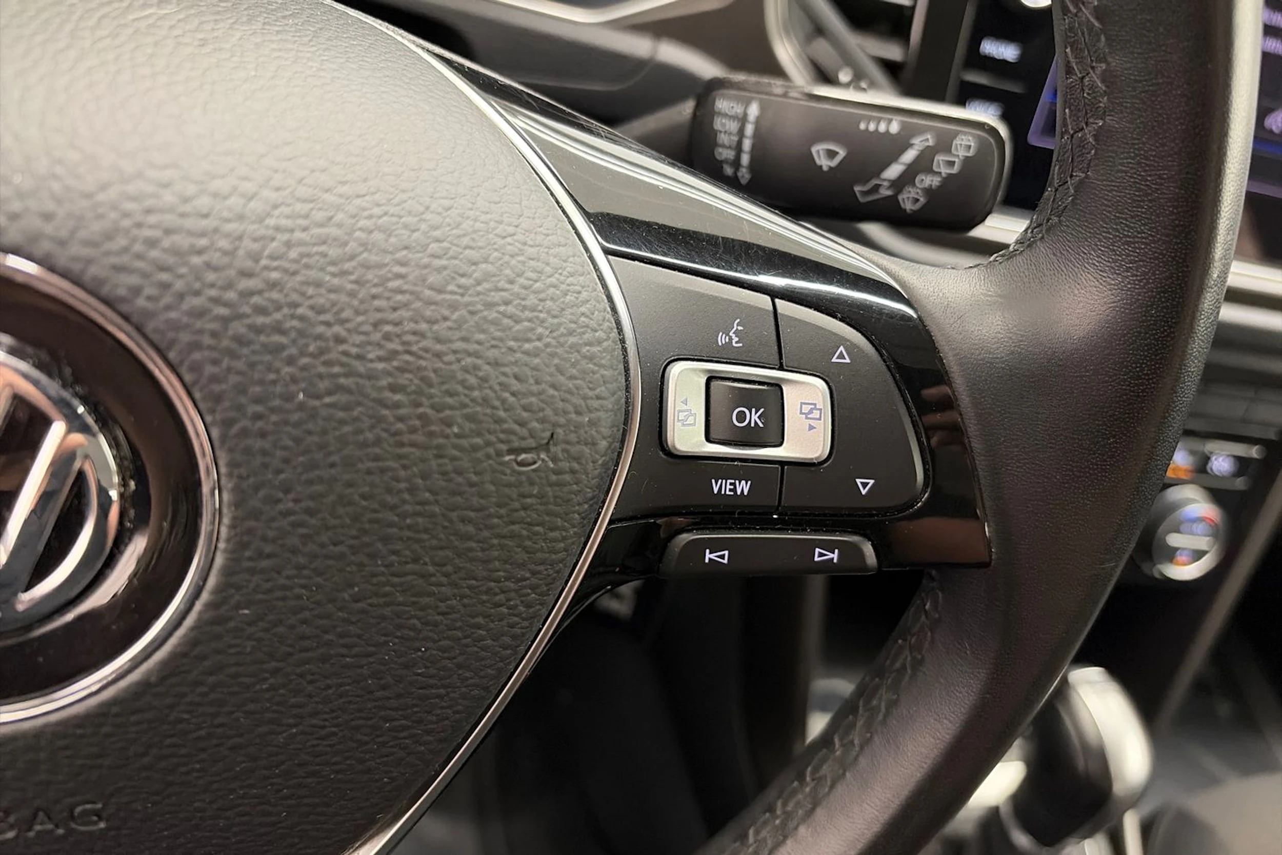 valkoinen Volkswagen T-Roc 2019 kuva 14.