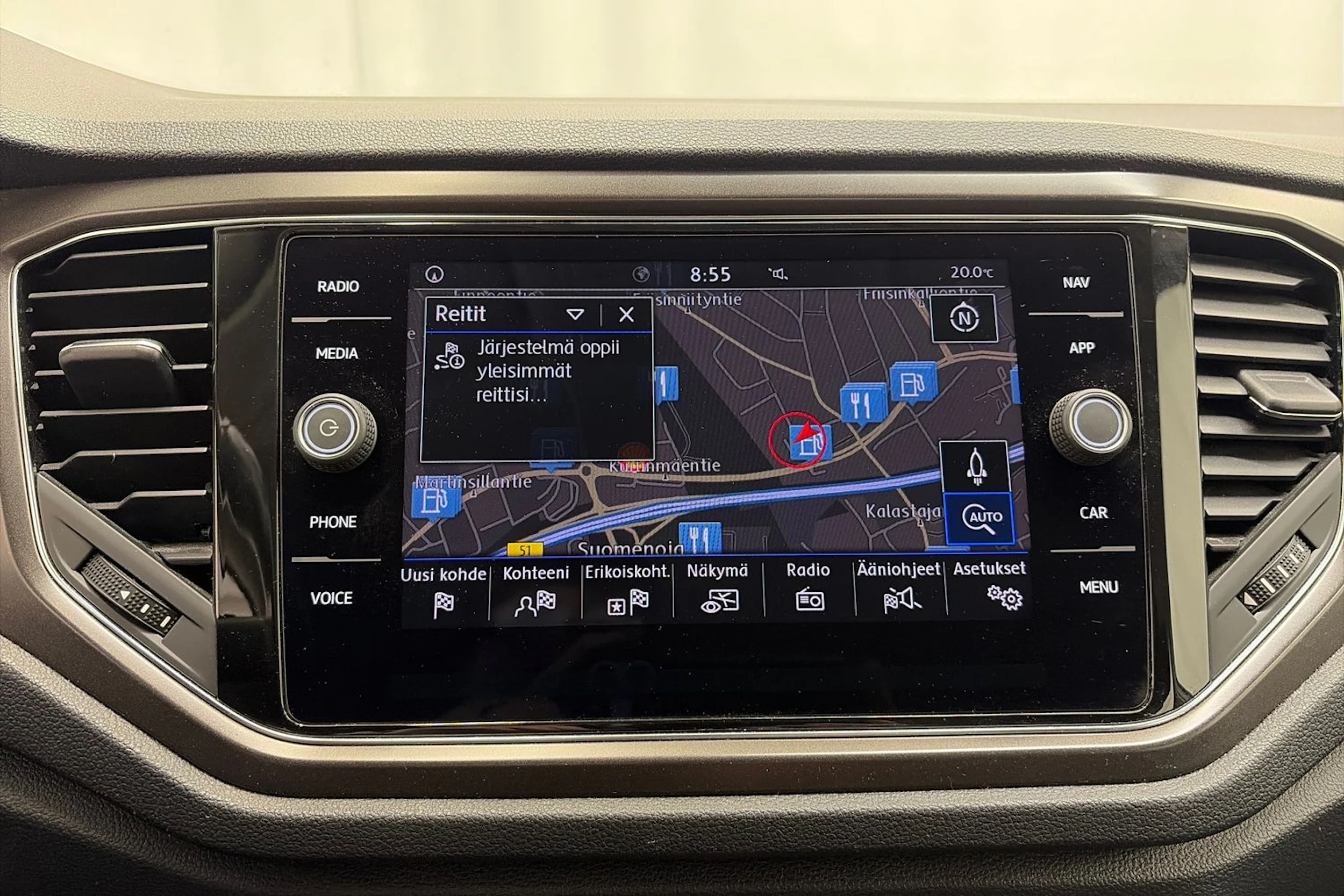 valkoinen Volkswagen T-Roc 2019 kuva 15.