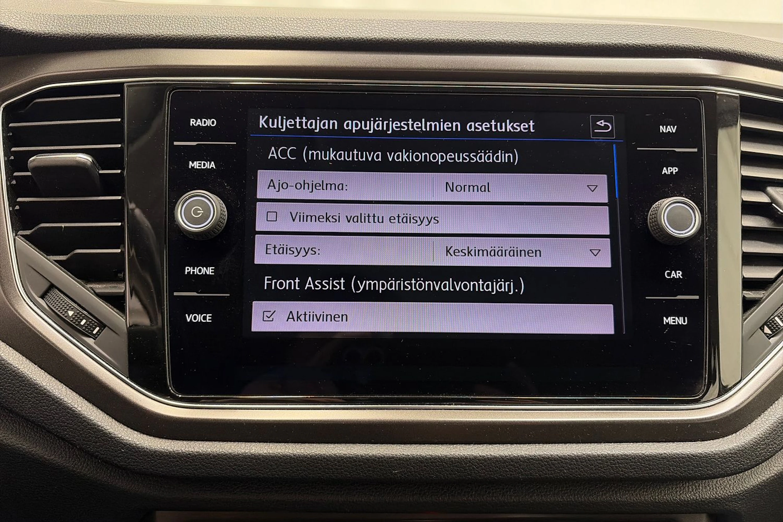 valkoinen Volkswagen T-Roc 2019 kuva 18.