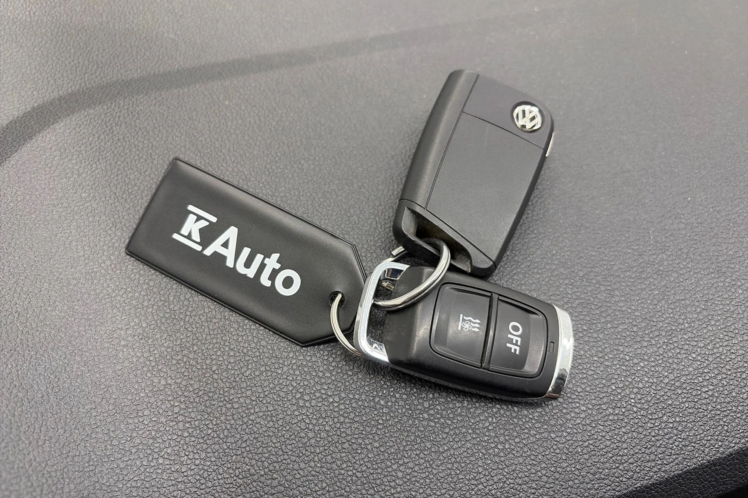 valkoinen Volkswagen T-Roc 2019 kuva 25.