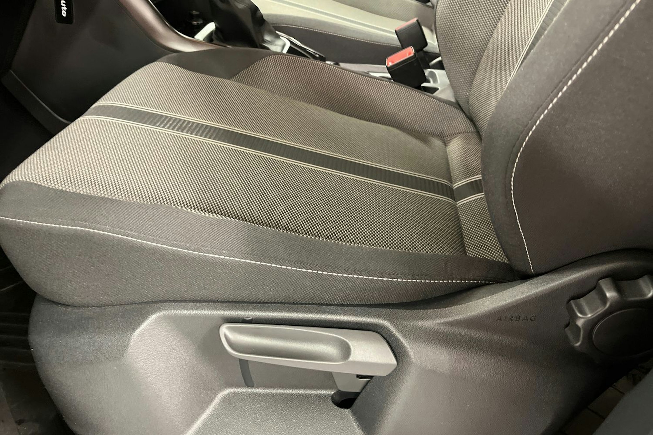 Harmaa Volkswagen T-Roc 2019 kuva 15.