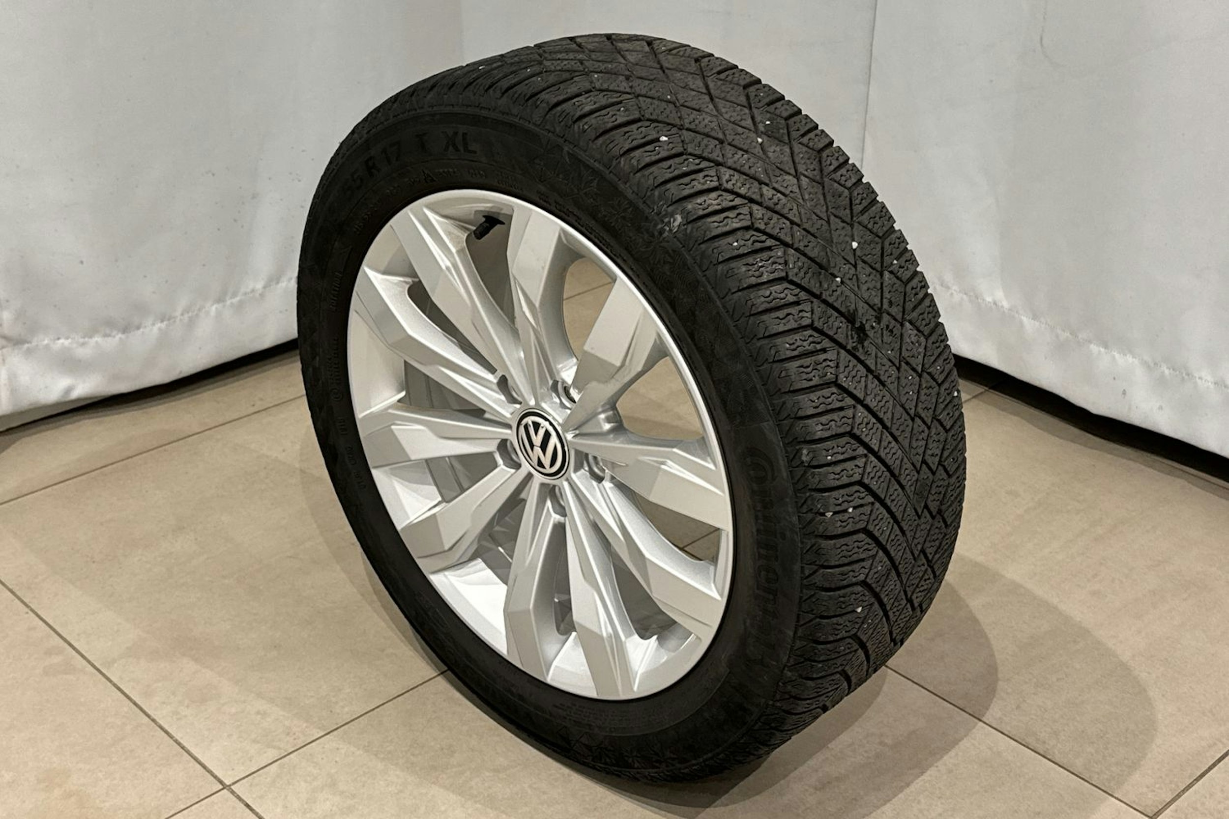 valkoinen Volkswagen T-Roc 2019 kuva 10.