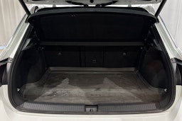 valkoinen Volkswagen T-Roc 2019 kuva 11.