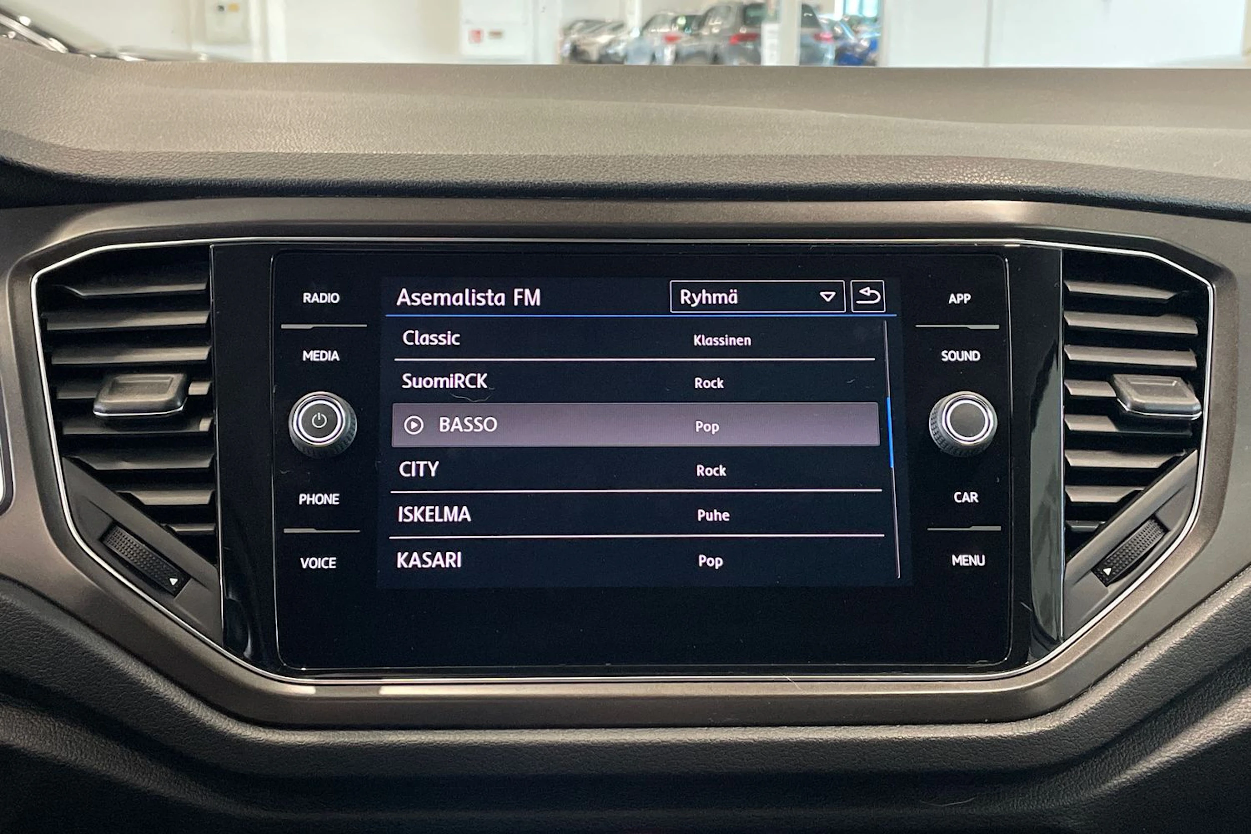 valkoinen Volkswagen T-Roc 2019 kuva 15.