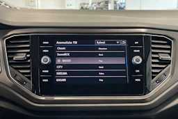 valkoinen Volkswagen T-Roc 2019 kuva 15.