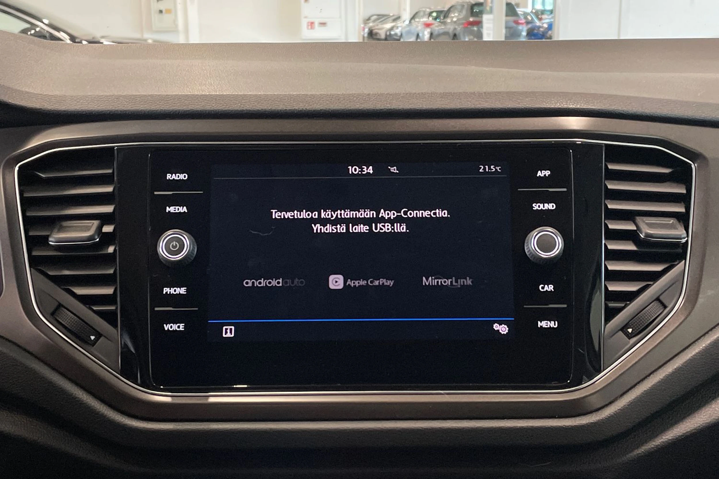 valkoinen Volkswagen T-Roc 2019 kuva 17.