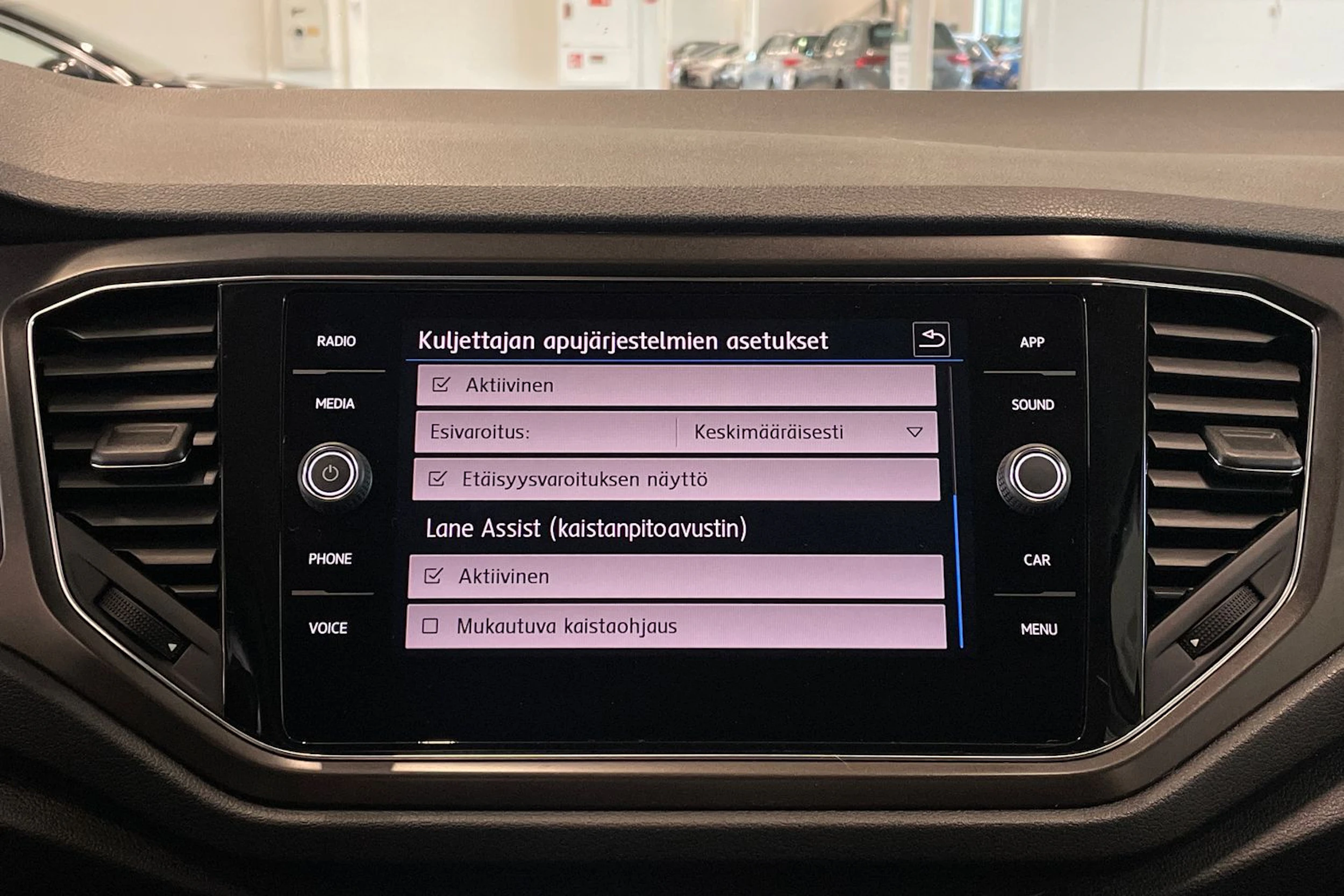 valkoinen Volkswagen T-Roc 2019 kuva 19.
