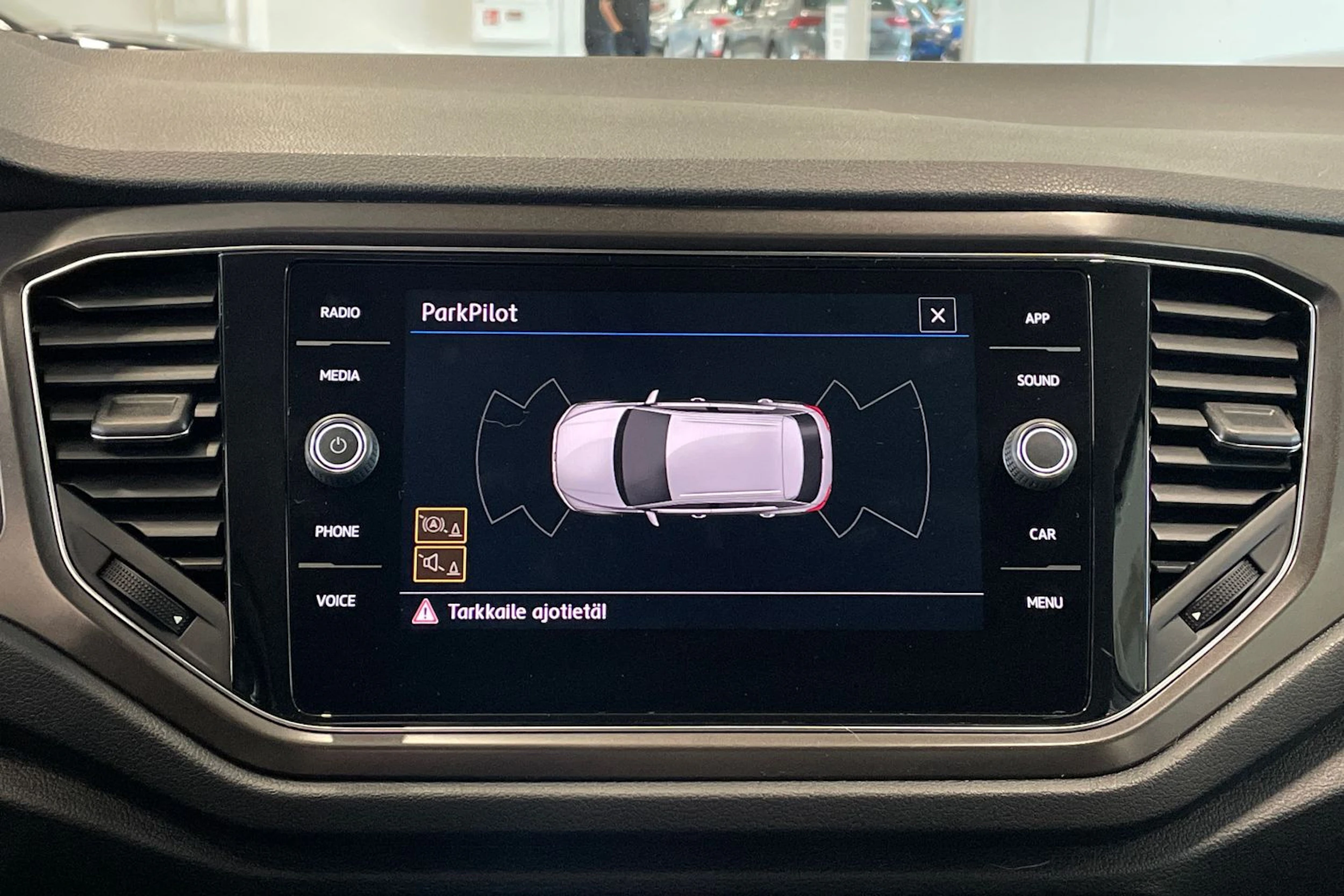 valkoinen Volkswagen T-Roc 2019 kuva 21.