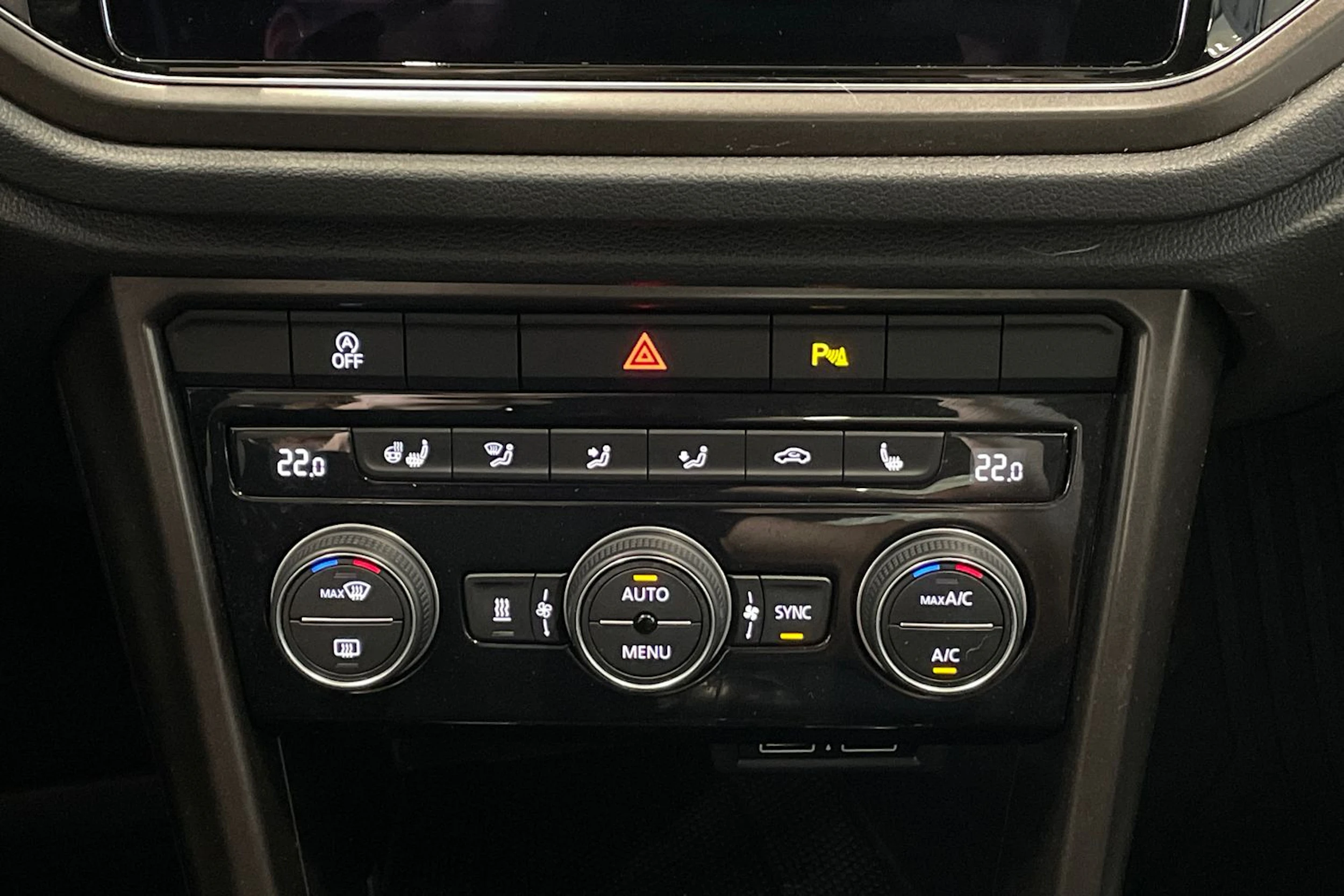 valkoinen Volkswagen T-Roc 2019 kuva 22.