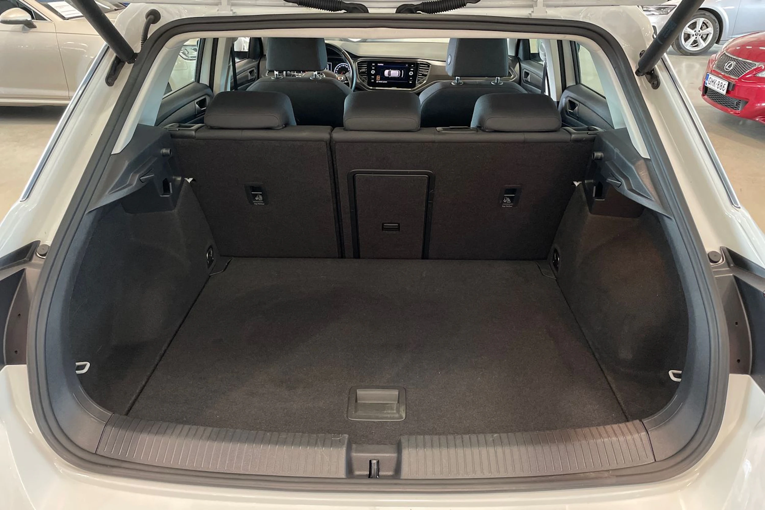valkoinen Volkswagen T-Roc 2019 kuva 26.