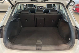 valkoinen Volkswagen T-Roc 2019 kuva 26.