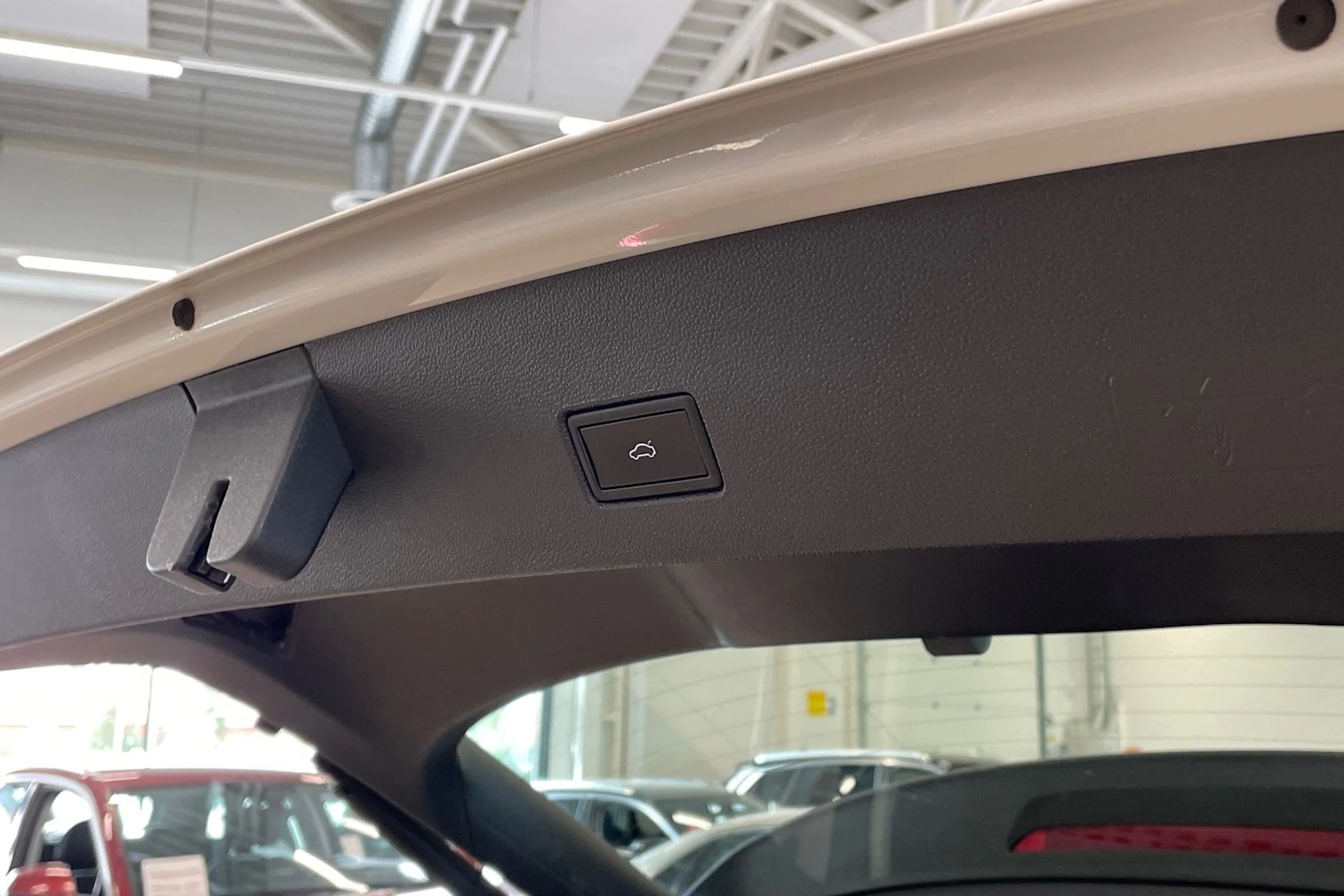 valkoinen Volkswagen T-Roc 2019 kuva 27.