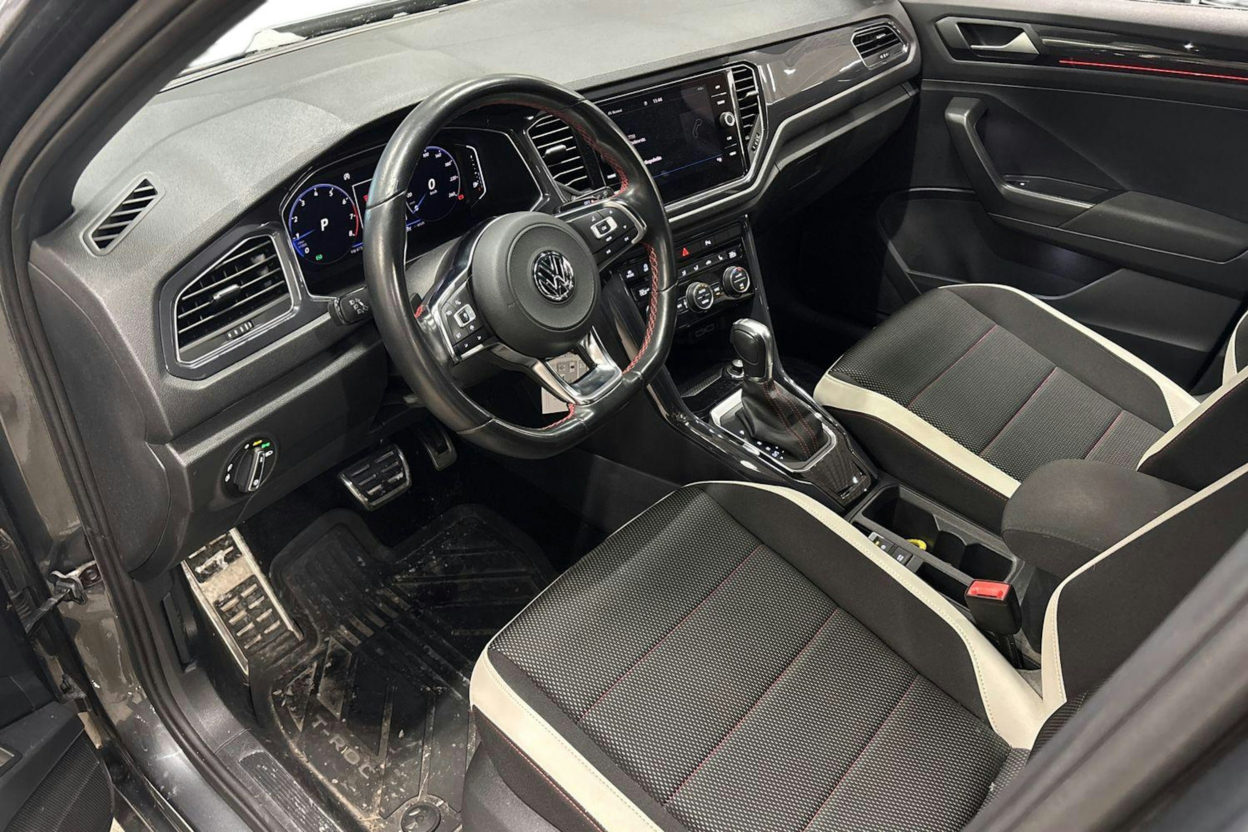 harmaa Volkswagen T-Roc 2019 kuva 3.