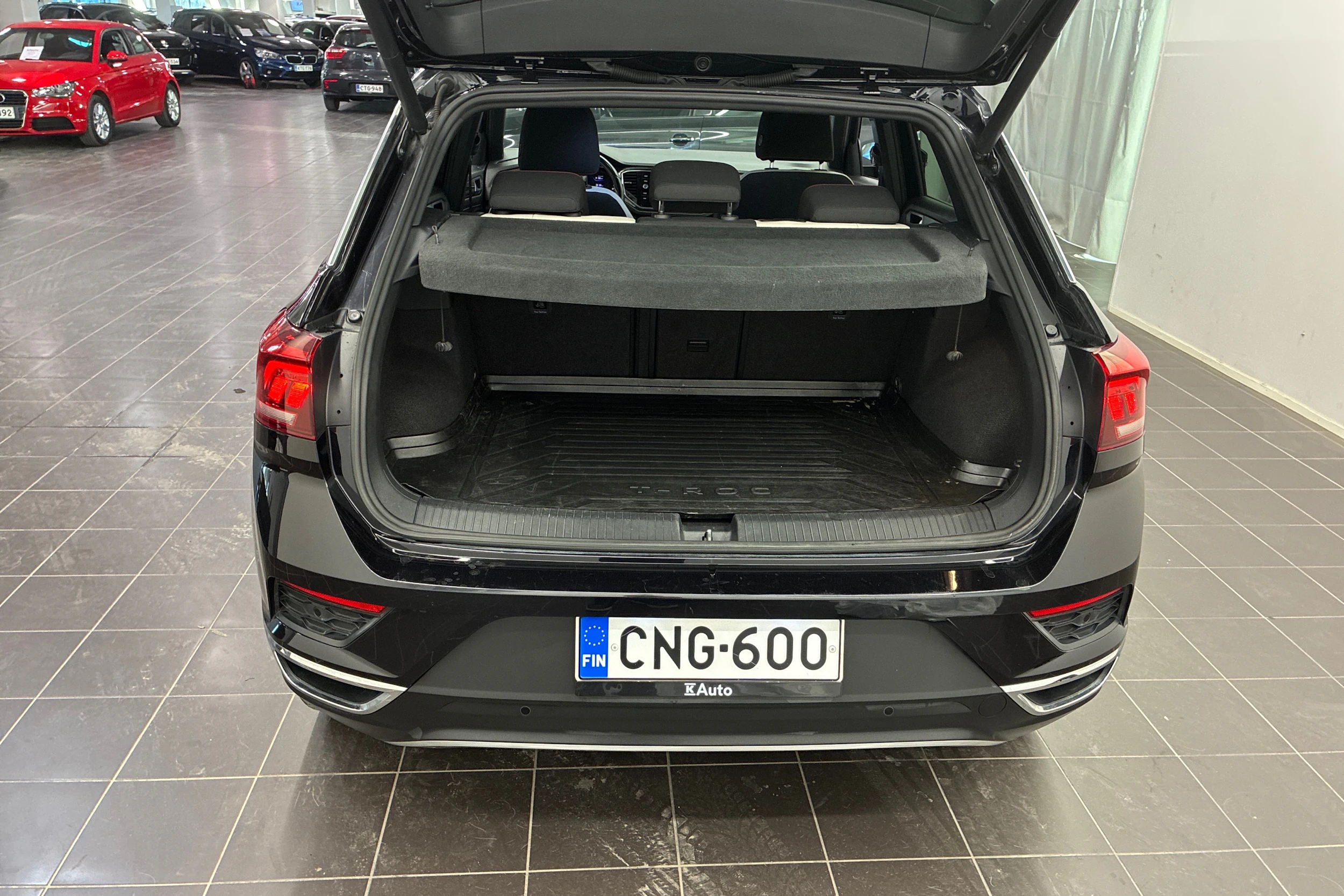 musta Volkswagen T-Roc 2019 kuva 11.