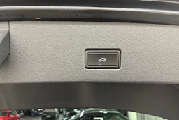 musta Volkswagen T-Roc 2019 kuva 12.