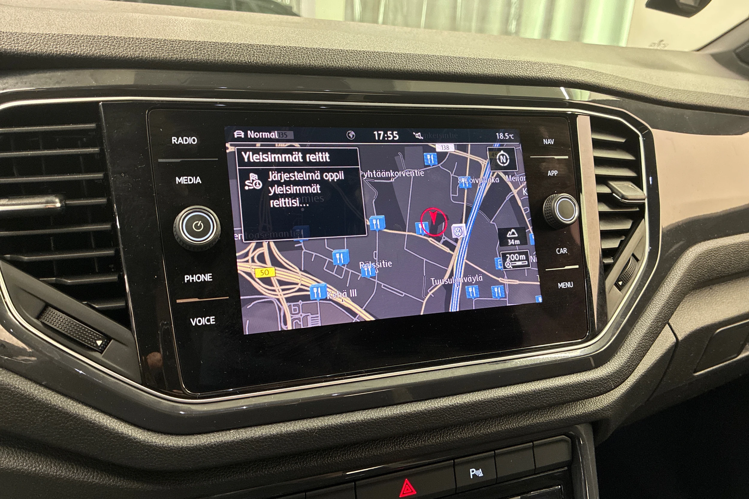 musta Volkswagen T-Roc 2019 kuva 16.