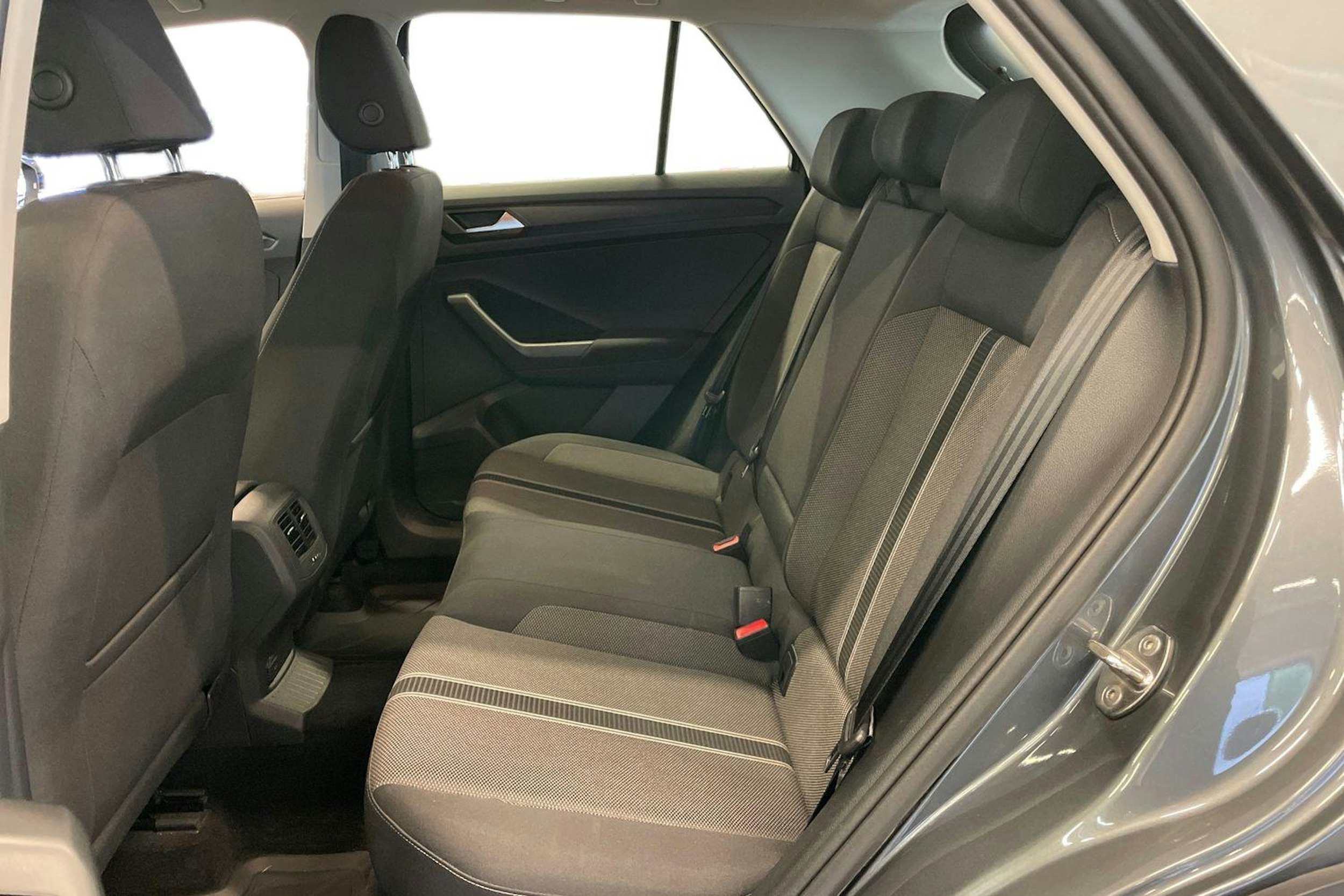 harmaa Volkswagen T-Roc 2019 kuva 10.