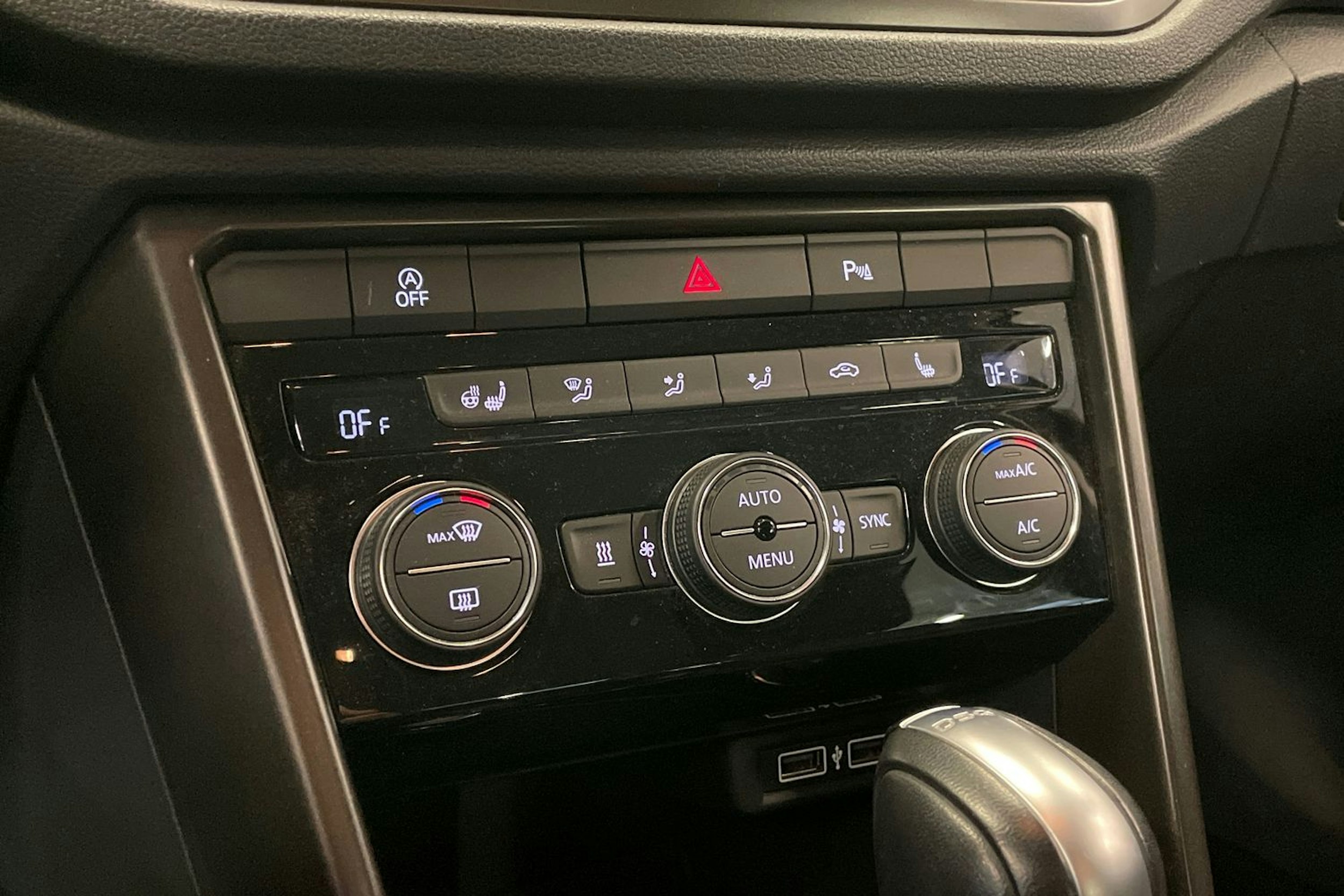 harmaa Volkswagen T-Roc 2019 kuva 15.